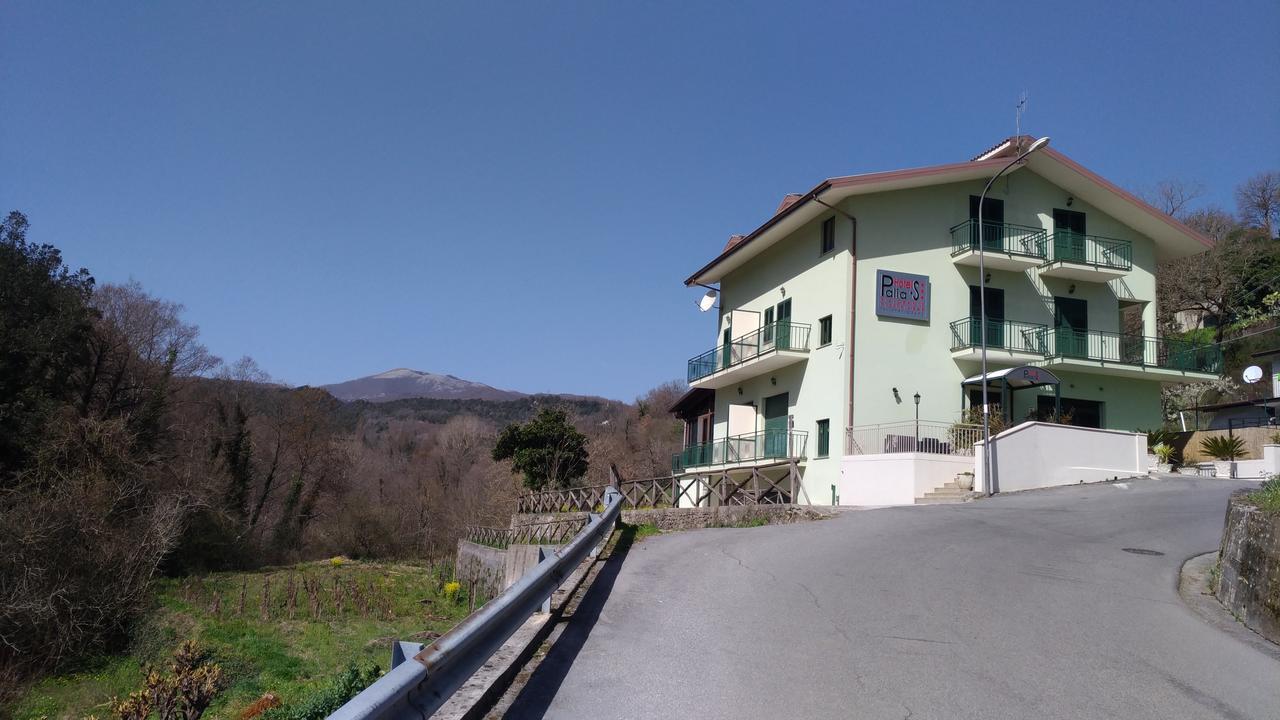 Laino Borgo Palia'S Hotel מראה חיצוני תמונה